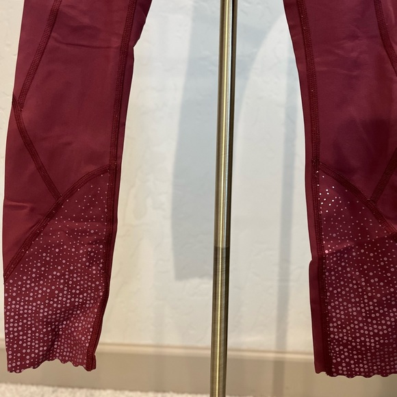 Lululemon Running Leggings | Size 4 | Burgundy | Reflective | GREAT Condition - Picture 2 of 7